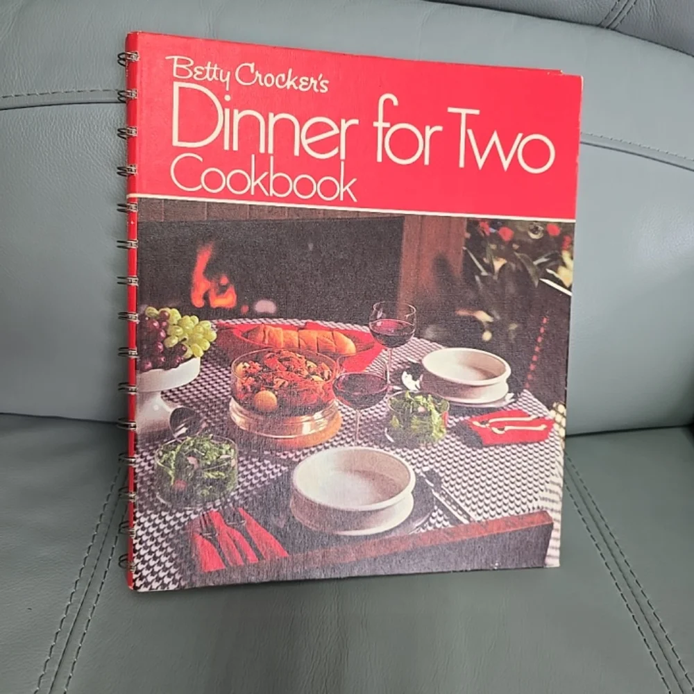 Betty Crocker's‎ Dinner For Two Spiral Cookbook Vintage 1974 5th Printing